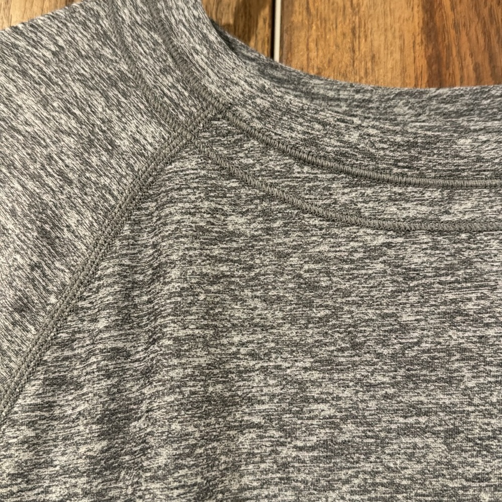 Athleta training top size S heather gray - Picture 4 of 7